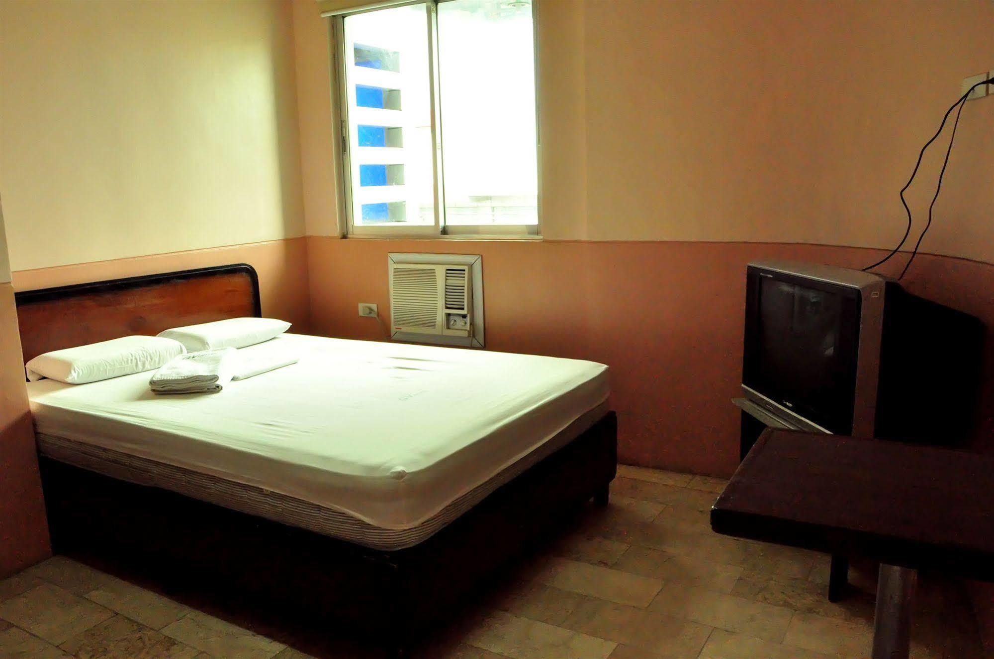 Gv Hotel Talisay Cebu Exterior photo